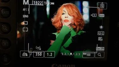 Чтобы избавиться от хандры Ирина Билык показала архивный снимок, где позирует голышом