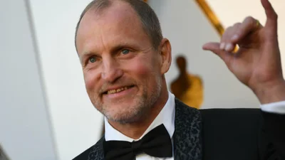 Голлівудський актор Вуді Гаррельсон покурив косячок на обкладинці модного глянцю