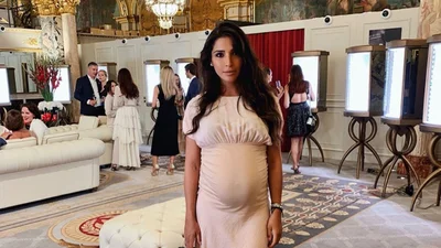 Санта Димопулос даже во время беременности поражает безупречной фигурой в бикини