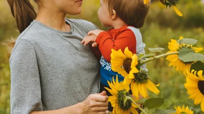 Алена Шоптенко показала новые фото с сыночком, на которых можно разглядеть его милое лицо