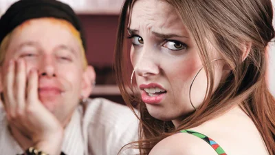 Миллионер готов заплатить 18 тысяч долларов тому, кто соблазнит его невесту