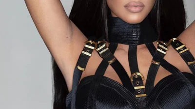 Папараці зняли Кім Кардашьян без мейку, і тепер ми знаємо, який вона насправді має вигляд