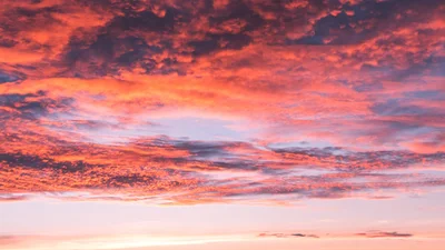 Будто: произведение искусства: NASA показало редкое ночное фото спиральных облаков