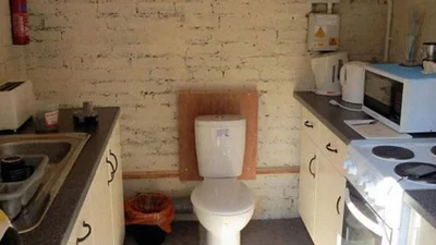 Люди поділилися найбільш безглуздими інтер'єрами кухонь, від яких хочеться закрити очі