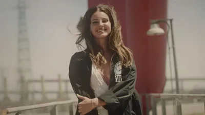 Чарівна Лана Дель Рей випустила одразу два кліпи на сингли з нового альбому