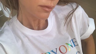 Вікторія Бекхем показала незаконно спокусливі ніжки в шортиках, і таке буває ох як нечасто