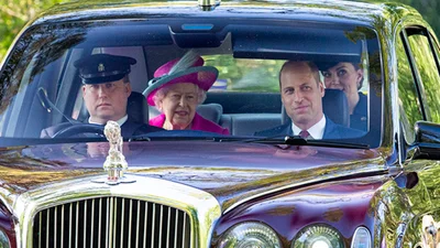 Новый королевский выход королевы и герцогов Кембриджских доказывает: они - дружная семья