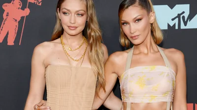 Белла Хадід вийшла на публіку в такому провальному образі, що її буде важко перевершити