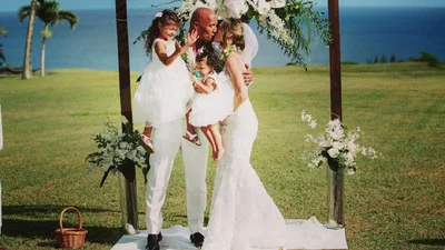 Дуэйн "Скала" Джонсон поделился официальными снимками со своей свадьбы и медового месяца