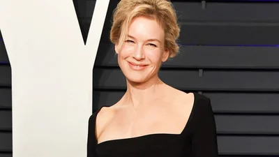 50-річна Рене Зеллвегер похизувалася стрункими ніжками на відвертих фото