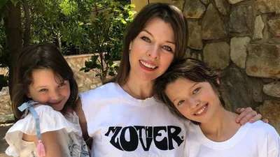11-річна донька Мілли Йовович вразила надзвичайною схожістю з зірковою матусею