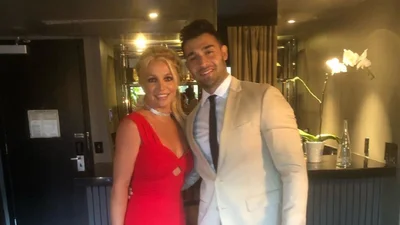 Брітні Спірс вперше показала себе в образі брюнетки