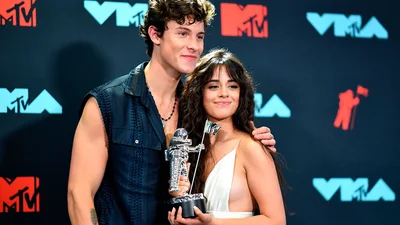 Камила Кабельо призналась в любви к Шону Мендесу, и теперь мы знаем об их романе больше