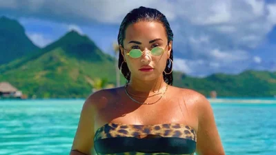 Відома американська співачка втомилась брехати й опублікувала знімок з целюлітом