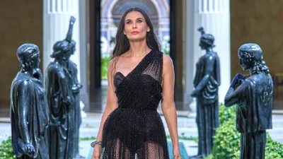 56-летняя Деми Мур поборола старость и доказала это, обнажившись для обложки журнала