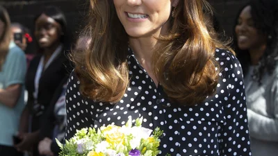 На фоне слухов о беременности Кейт Миддлтон похвасталась стройной фигуркой