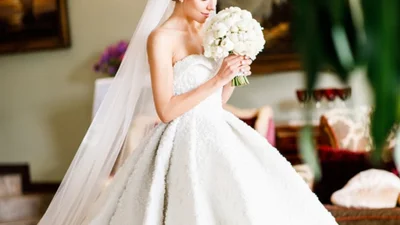 Під час весілля Ассоль змінила три дизайнерські сукні, за які заплатила більше $28 000