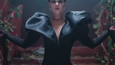 The Hardkiss показали вампірську сагу в новому кліпі "Жива"