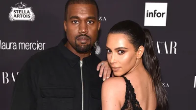 Вперше за довгий час Кім Кардашьян поділилася романтичним фото, на якому цілує Каньє Веста