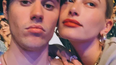 Хейли Болдуин и Джастин Бибер устроили романтическую репетицию свадьбы со звездами