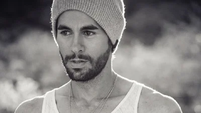 Татові гени: Енріке Іглесіас розчулив мережу кадром з синочком