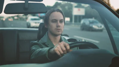 Естетика 2000-х у новій історії Артема Пивоварова