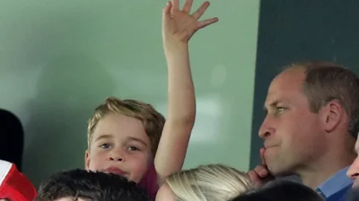 Принц Джордж впервые побывал на футболе и от восторга не мог сдержать эмоций