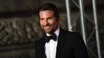 Після розриву з Іриною Шейк актор Бредлі Купер погладшав, але виглядає щасливим