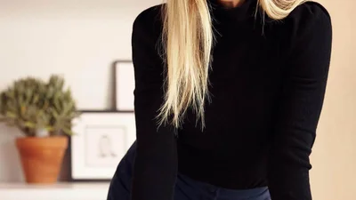 Hot: 47-летняя Гвинет Пэлтроу бесстыдно засветила грудь на обложке известного журнала