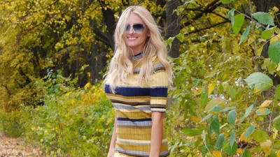 Ирина Федишин - Просто танцюй: певица выпустила яркий клип на зажигательную песню