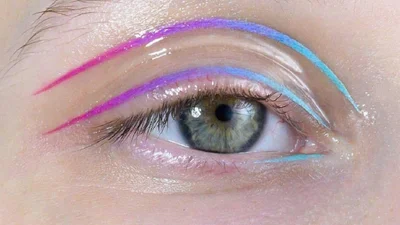 Сеть покоряет новый бьюти-тренд - цветные стрелки