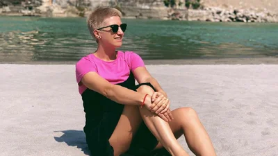 Аніта Луценко нагадала про себе, опублікувавши фото соковитої попки