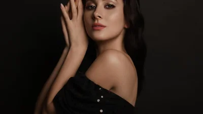 "Вселенная" Анастасии Кожевниковой: певица представила песню о самых смелых чувствах