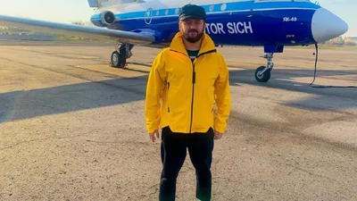 Смішний DZIDZIO перетворився в елегантного джентльмена - фани в захваті від нового образу