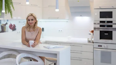 По-богатому: современная квартира и уютная дача Лилии Ребрик