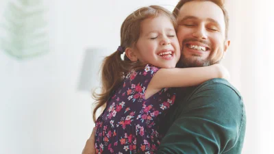 Отец снимал дочь на видео от рождения до 20 лет - это трогательно до слез