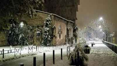 Францию накрыл мощный снегопад и за ночь страна превратилась в зимнюю сказку