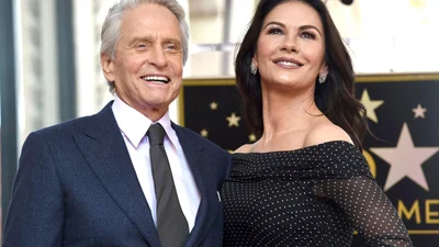 Кетрін Зета-Джонс і Майкл Дуглас ніжно привітали одне одного з річницею архівними фото