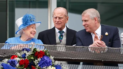 Все обсуждают секс-скандал в королевской семье, ведь монархи оказались шалунишками