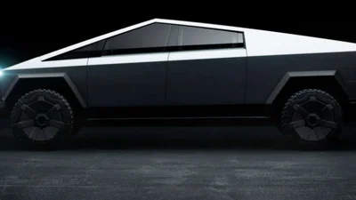 Илон Маск представил "космический" электропикап Tesla, но пользователи высмеяли его