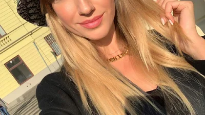 Леся Нікітюк напередодні зими подражнила сідничками в бікіні