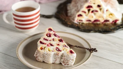 Хлопець робить шикарні тортики у вигляді побутових речей, які легко сплутати з оригіналом