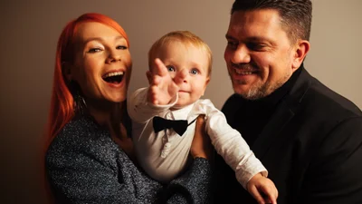 TARABAROVA вперше показала обличчя сина в новому кліпі "Падає сніг"