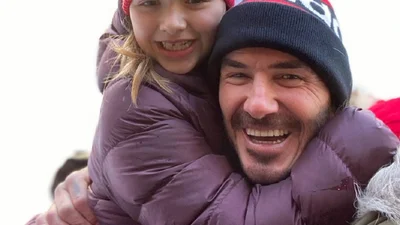 Дэвида Бекхэма раскритиковали за поцелуй с дочерью в губы