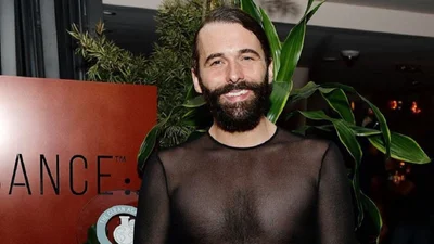 Впервые за 35 лет обложку Cosmopolitan украсил мужчина, еще и в вечернем платье
