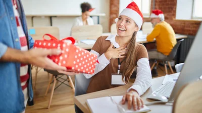 Небанальные подарки коллегам на День святого Николая 2019 и Новый год 2020