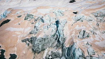Фото дня: ледники в Новой Зеландии покраснели