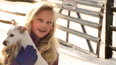 Тейлор Свіфт представила різдвяний кліп з архівними відео свого дитинства