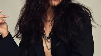 Анастасия Кожевникова - Кокон: сексапильная экс-виагрянка выпустила трек о токсичной любви