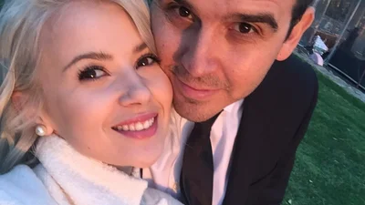 Мика Ньютон засыпала сеть редкими романтическими фото с мужем